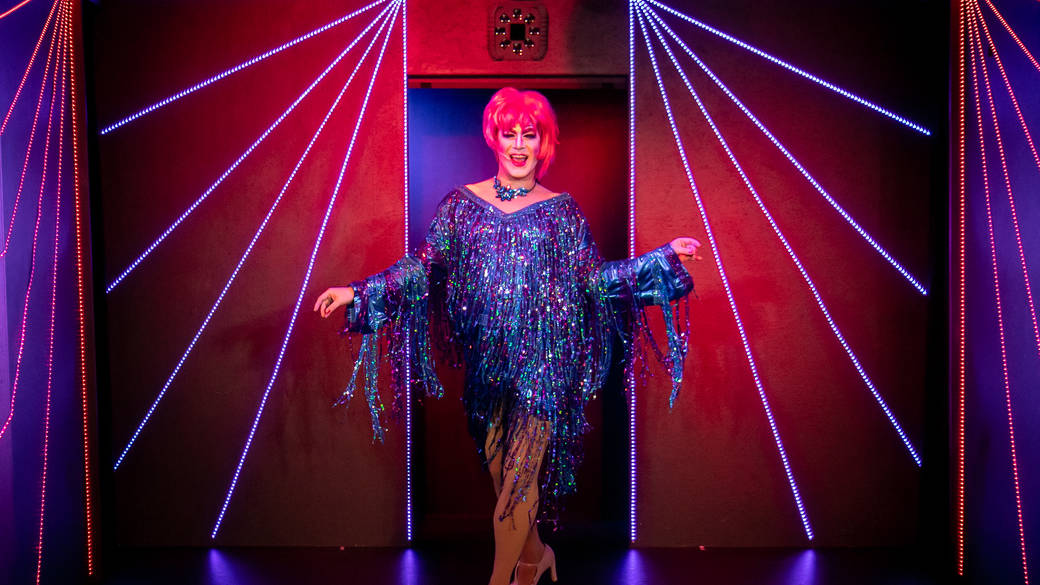Showgirl Kordula Klabustra is back